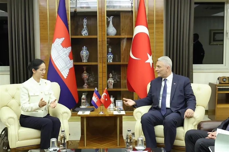 Türkiye-Kamboçya Ticaret Görüşmelerinde 1 Milyar Dolarlık Hedef Masada
