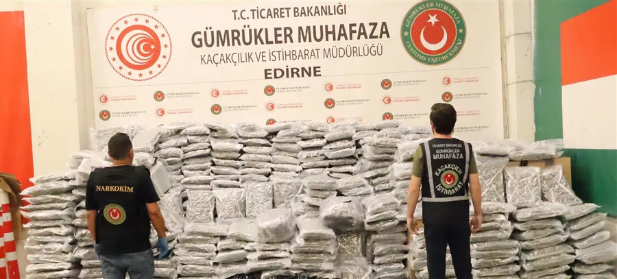 Kapıkule'de 810 Kilogram Esrar Ele Geçirildi
