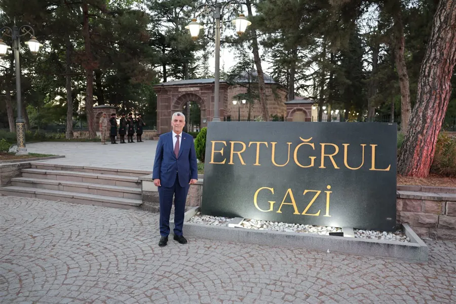 Ticaret Bakanı Bolat Ertuğrul Gazi Türbesi'nde Dua Etti
