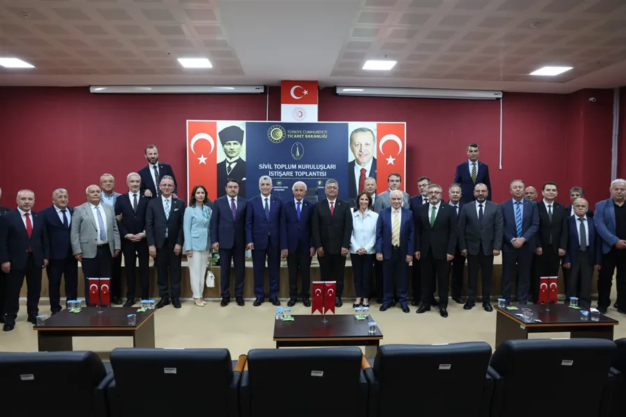Ticaret Bakanı Bolat Kütahya'da STK'larla Buluştu
