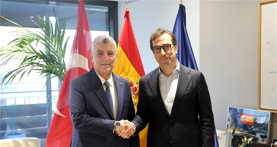 Ticaret Bakanı Bolat Madrid'de İspanyol Mevkidaşıyla Görüştü