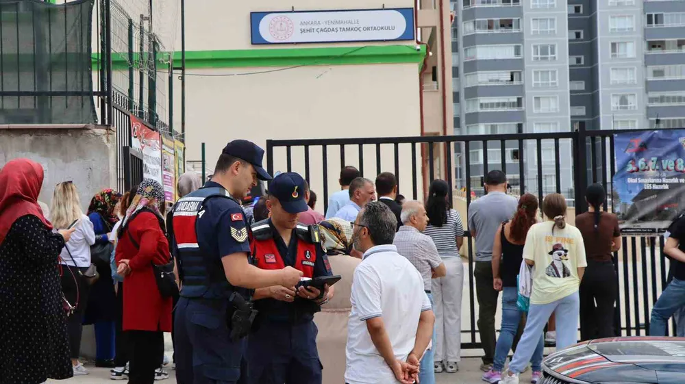 Jandarma 2026-2027 Eğitim Yılında Ankara'da Okul Çevrelerinde Tedbirleri Artırdı